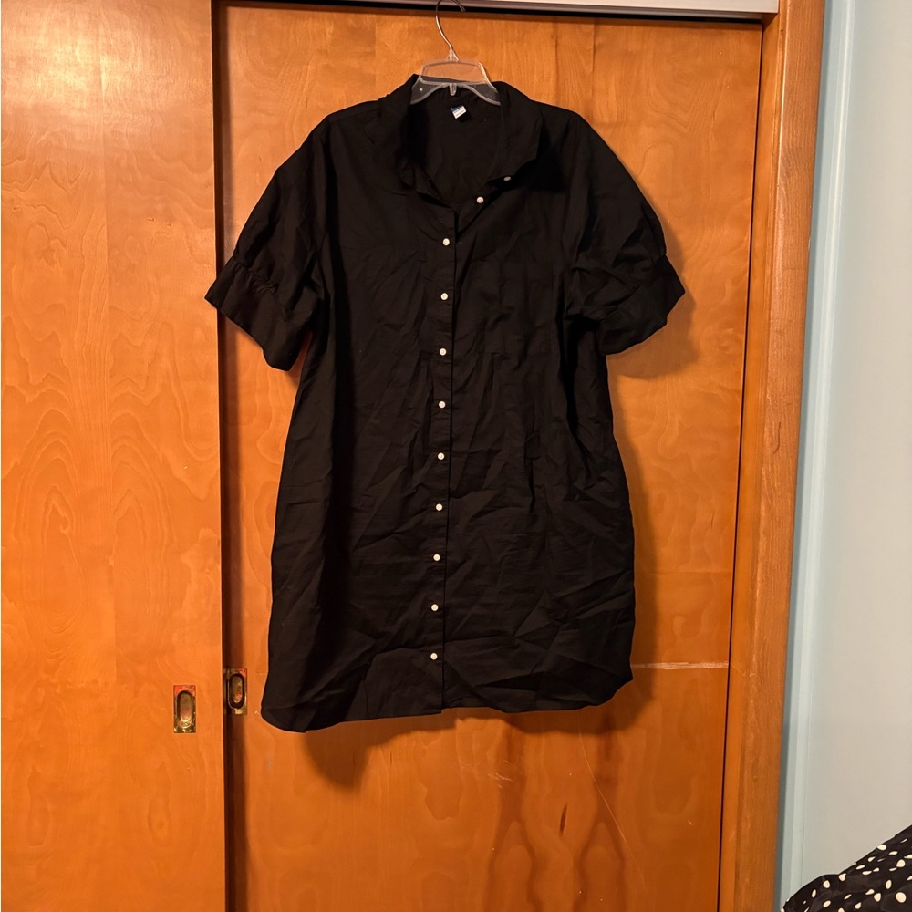 Old Navy Black Short-Sleeve Button-Down Shirt